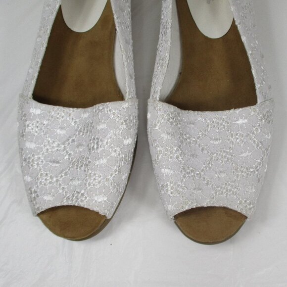 AEROSOLES Low Wedge Sandals Size 10M - Picture 3 of 8